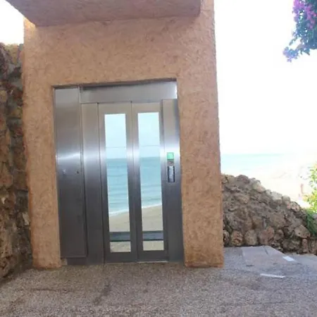 Sea Front - Castillo Santa Clara